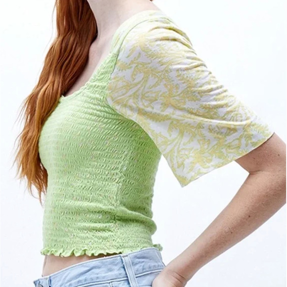 Free People MARIGOLD Smocked Tee Crop Top | Sz M Key Lime Green NEW. N1 - Picture 6 of 12